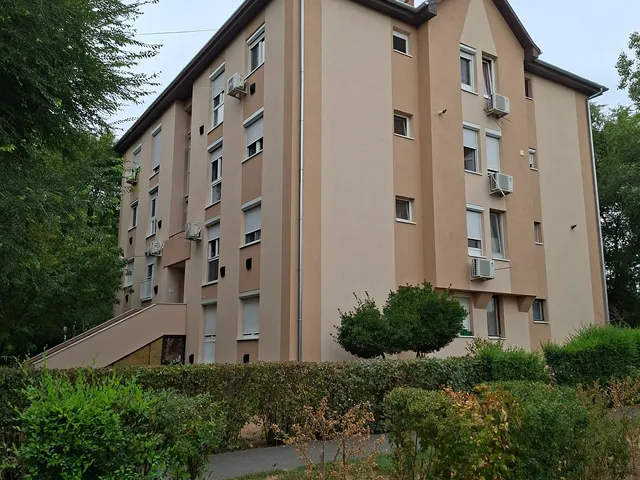 Eladó lakás Szolnok, Szandaszőlős 49 nm