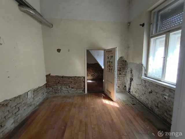 Eladó kereskedelmi és ipari ingatlan Szolnok, Belváros 70 nm