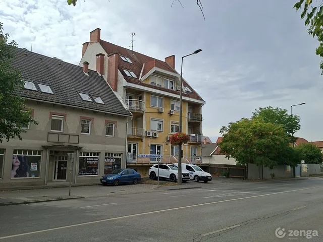 Eladó lakás Szolnok, Belváros 77 nm