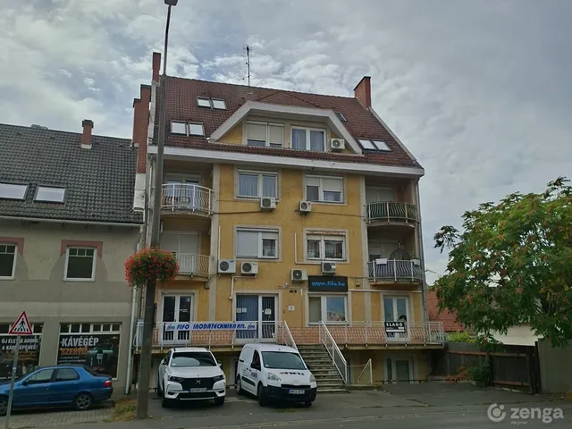 Eladó lakás Szolnok, Belváros 77 nm