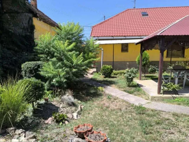 Eladó ház Tiszaföldvár 127 nm