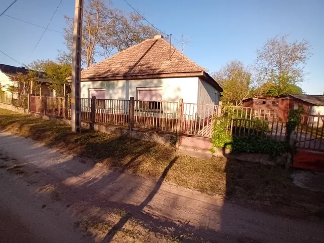 Eladó ház Baja, Napsugár u. 83 nm