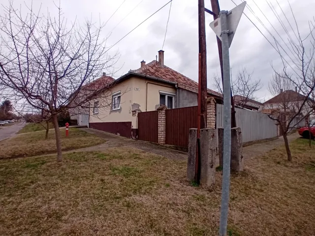 Eladó ház Baja, Szeremlei utca 86 nm