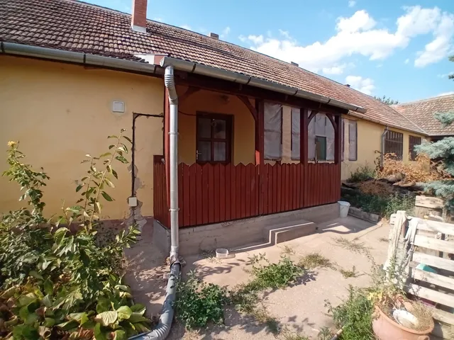 Eladó ház Csávoly, Szent István u. 104 nm