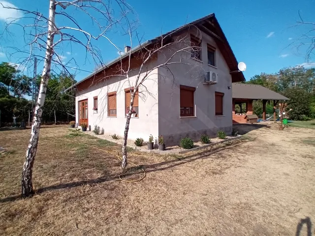 Eladó ház Baja 93 nm