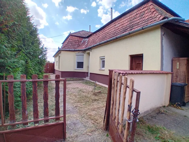 Eladó ház Nagybaracska, Szent István u. 86 nm