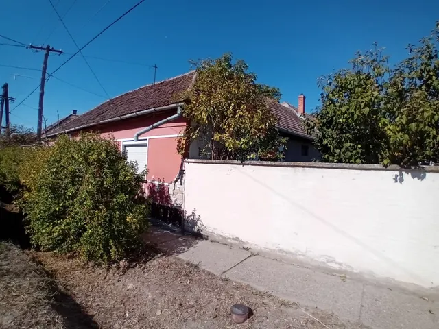 Eladó ház Szeremle, Fő u. 121 nm