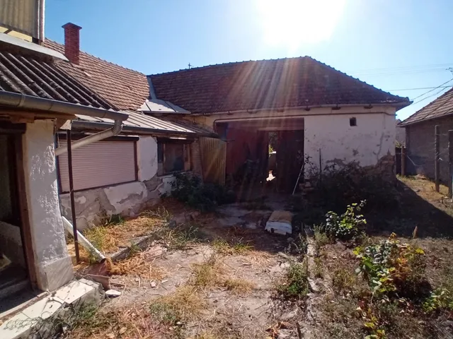 Eladó ház Szeremle, Fő u. 121 nm