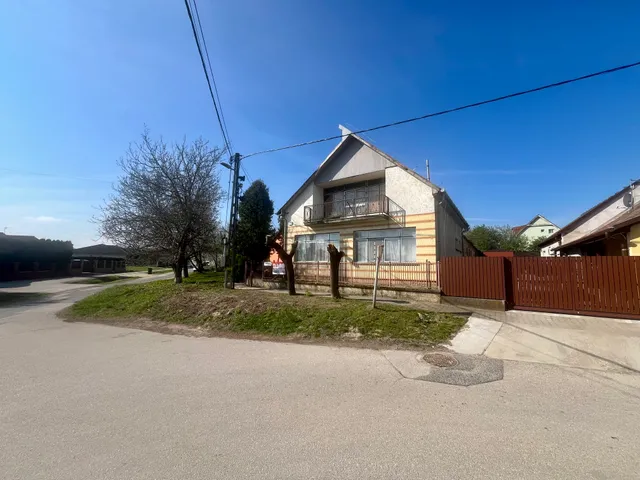 Eladó ház Siófok, Balatonkiliti 222 nm