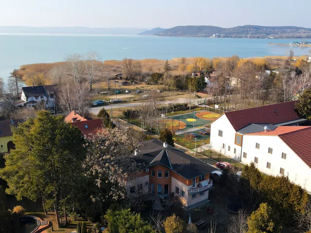 Eladó ház Szántód 220 nm