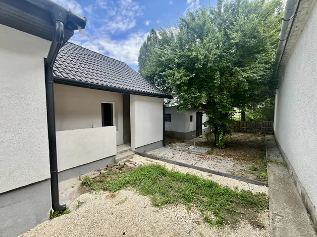 Eladó ház Enying, Balatonbozsok 85 nm