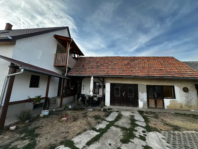 Eladó ház Ságvár 190 nm