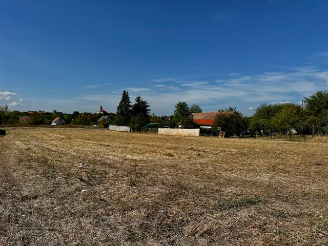 Eladó telek Enying 1377 nm