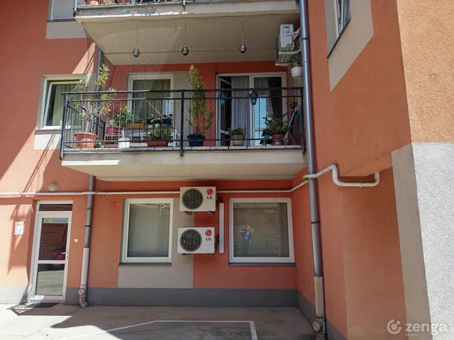 Eladó lakás Debrecen, Vénkert 74 nm