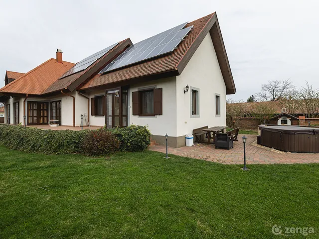 Eladó ház Debrecen, Józsa 300 nm