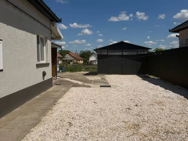 Eladó ház Törtel 80 nm