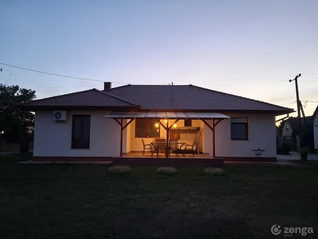 Eladó ház Szolnok, Szandaszőlős 114 nm
