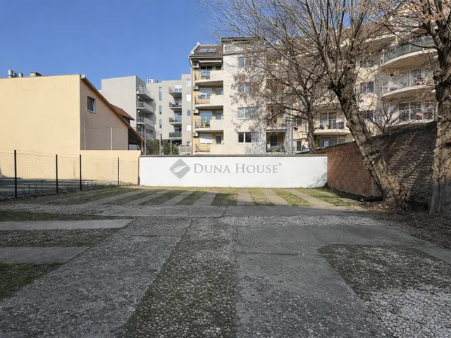 Eladó garázs Budapest XIII. kerület 15 nm