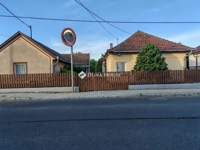 Eladó ház Hernád 200 nm