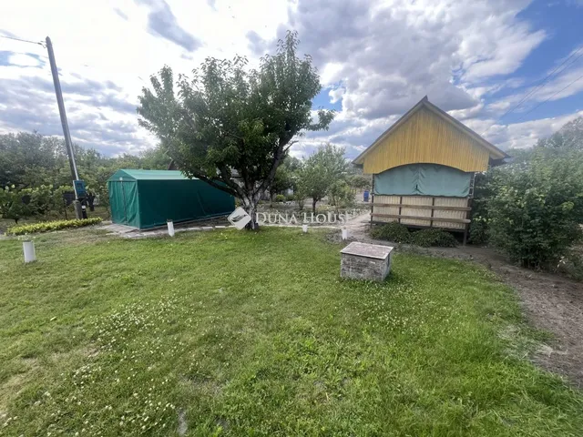 Eladó telek Mikebuda 894 nm