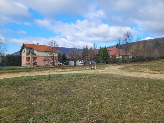 Eladó telek Piliscsaba 1199 nm