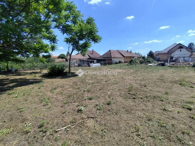 Eladó telek Tápiószecső 894 nm