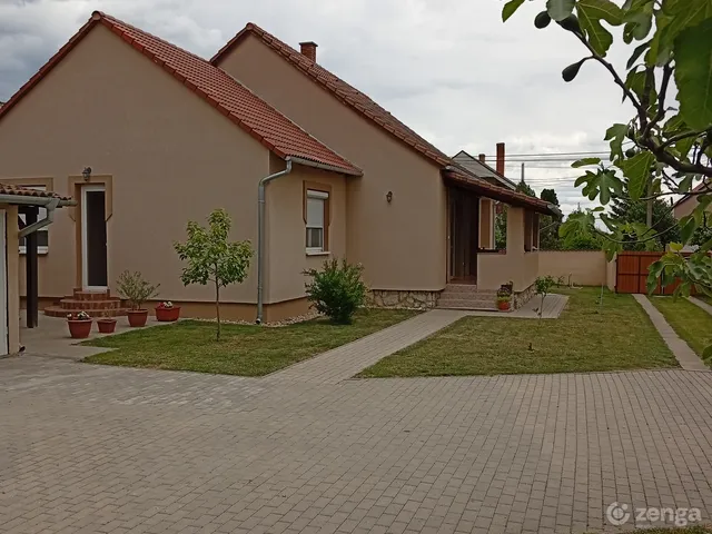 Eladó ház Sátorhely 130 nm