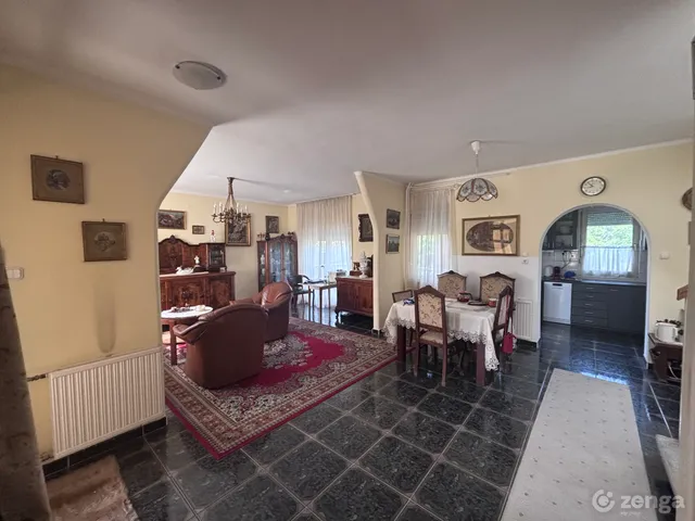 Eladó ház Dunakeszi, Alag 198 nm