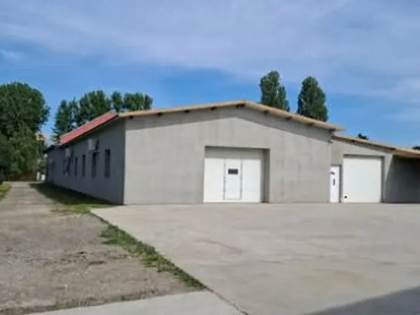Eladó kereskedelmi és ipari ingatlan Monor 800 nm