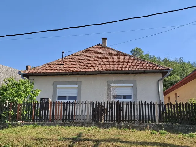 Eladó ház Bénye 92 nm