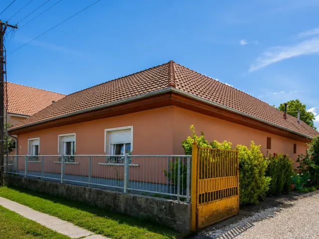 Eladó ház Bénye 129 nm