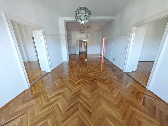 Kiadó lakás Budapest II. kerület, Országút 130 nm