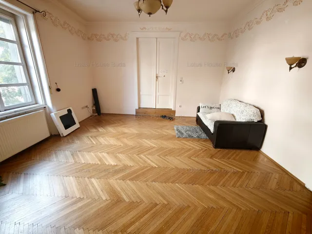 Eladó lakás Budapest II. kerület, Országút 100 nm