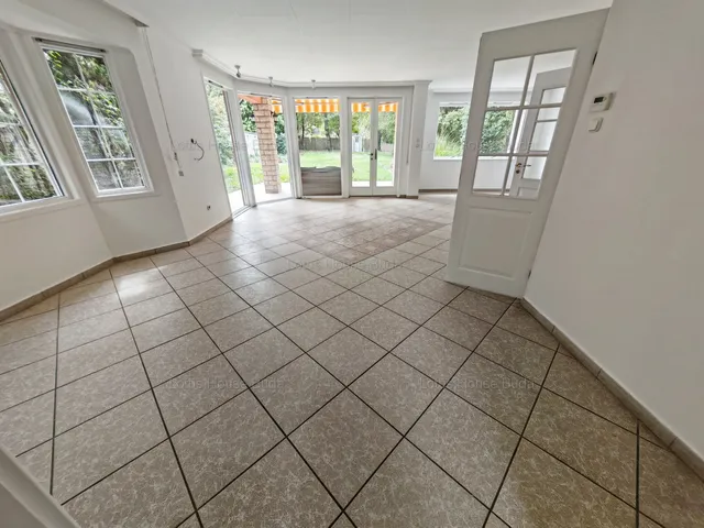 Kiadó ház Budapest II. kerület, Pesthidegkút-Ófalu 260 nm