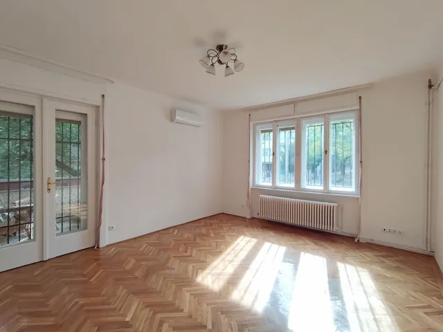 Kiadó lakás Budapest XII. kerület, Mártonhegy 111 nm