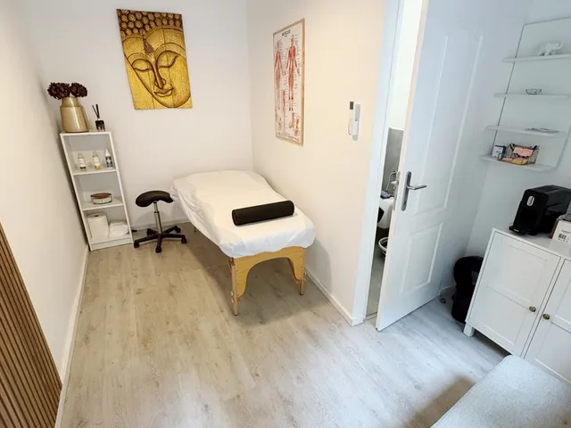 Eladó kereskedelmi és ipari ingatlan Budapest XIV. kerület, Zászlós utca 10 nm