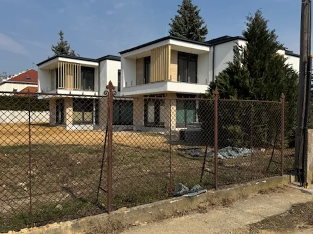 Eladó ház Budapest II. kerület, Hűvösvölgy 203 nm
