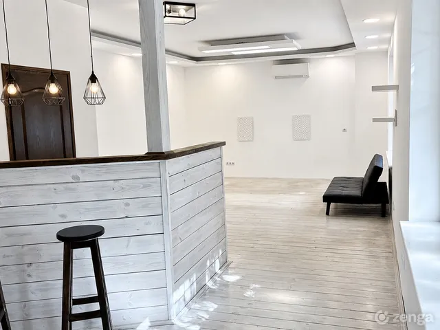 Kiadó kereskedelmi és ipari ingatlan Vác, Belváros 50 nm