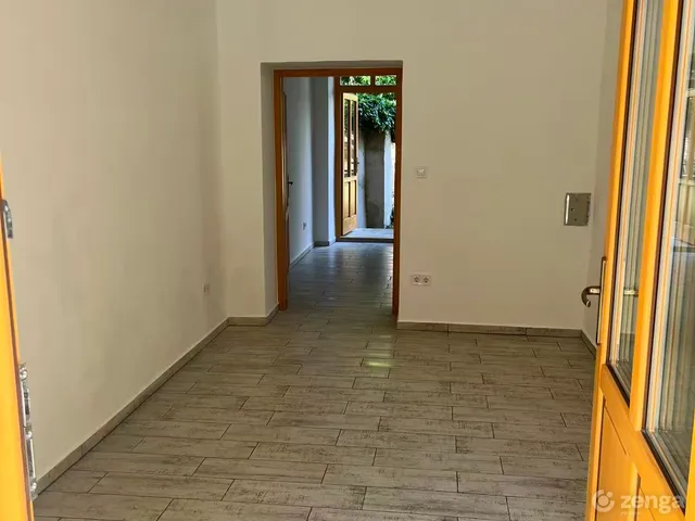 Eladó kereskedelmi és ipari ingatlan Győr, Belváros, Zechmeister u 13 27 nm