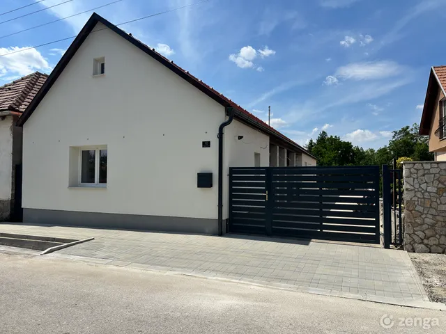 Eladó ház Piliscsév, Árpád utca 10 130 nm