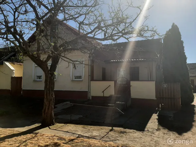 Eladó ház Tiszanána 150 nm