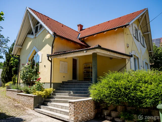 Eladó ház Pécs, Ürög 250 nm