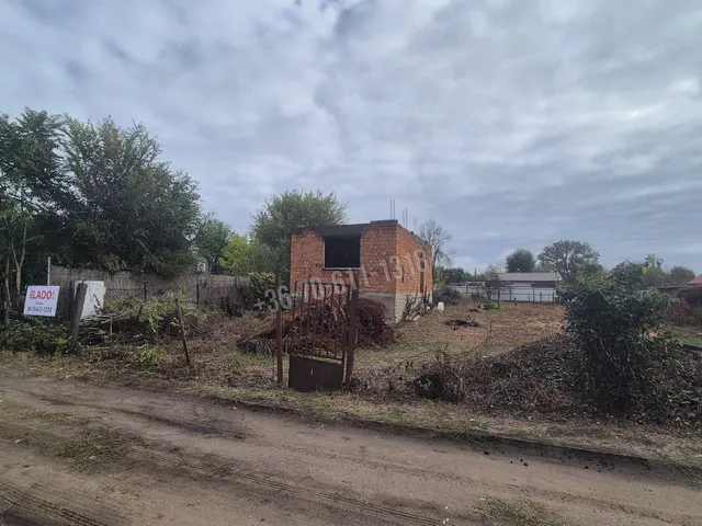 Eladó telek Debrecen, Biczó István-kert 853 nm