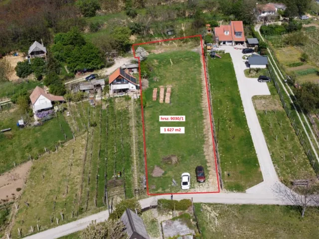 Eladó telek Szekszárd 1627 nm