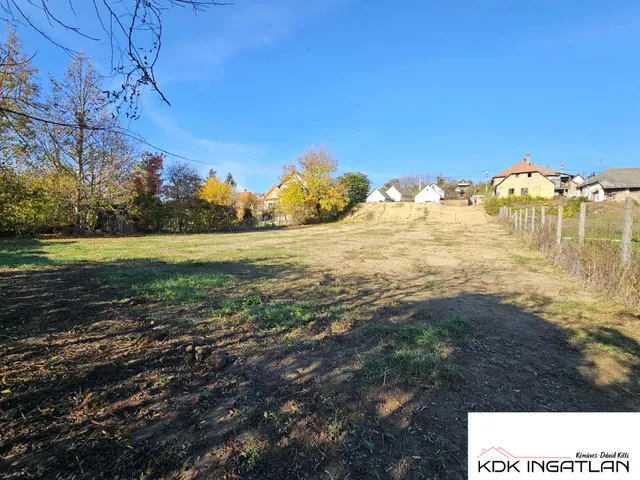 Eladó telek Szekszárd, Bethlen Gábor utca 1370 nm