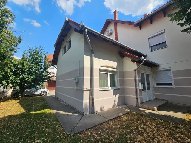 Eladó lakás Szekszárd 107 nm