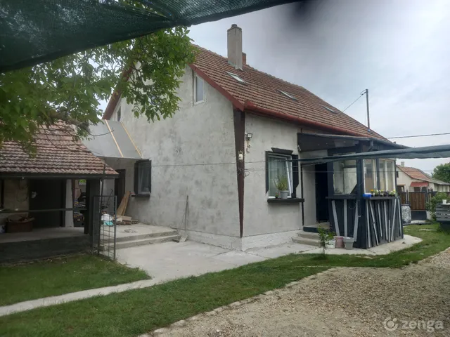 Eladó ház Tiszaföldvár, Homok 149 nm