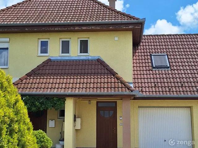 Eladó lakás Bonyhád, Szecska 125 nm