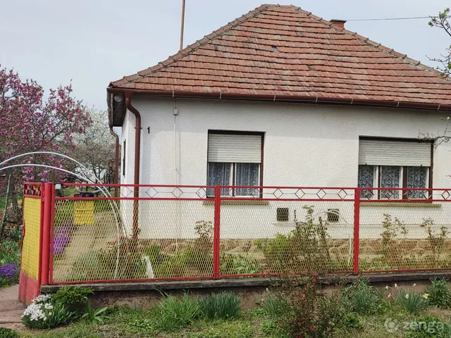 Eladó ház Tolnanémedi 751561 nm