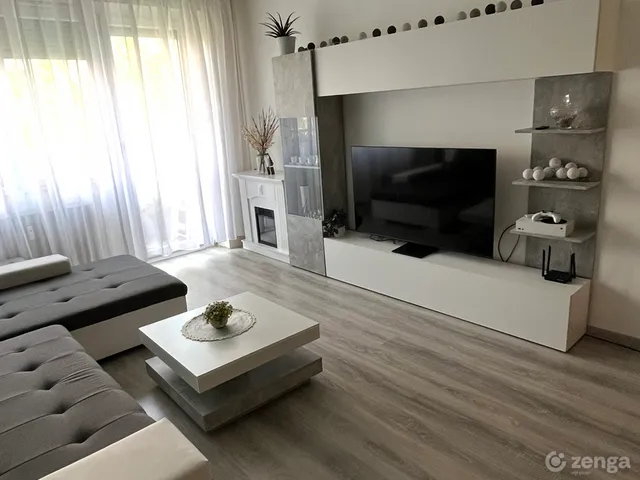 Eladó lakás Mosonmagyaróvár, Városközpont 81 nm